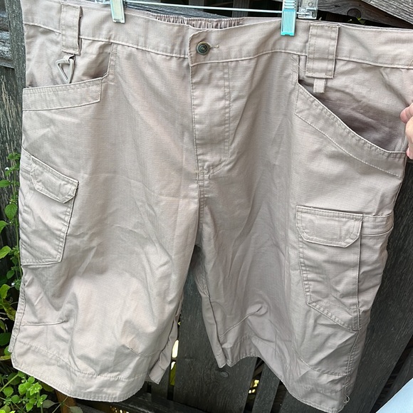 Men’s Lightweight Cargo/Utility Shorts - Picture 6 of 13